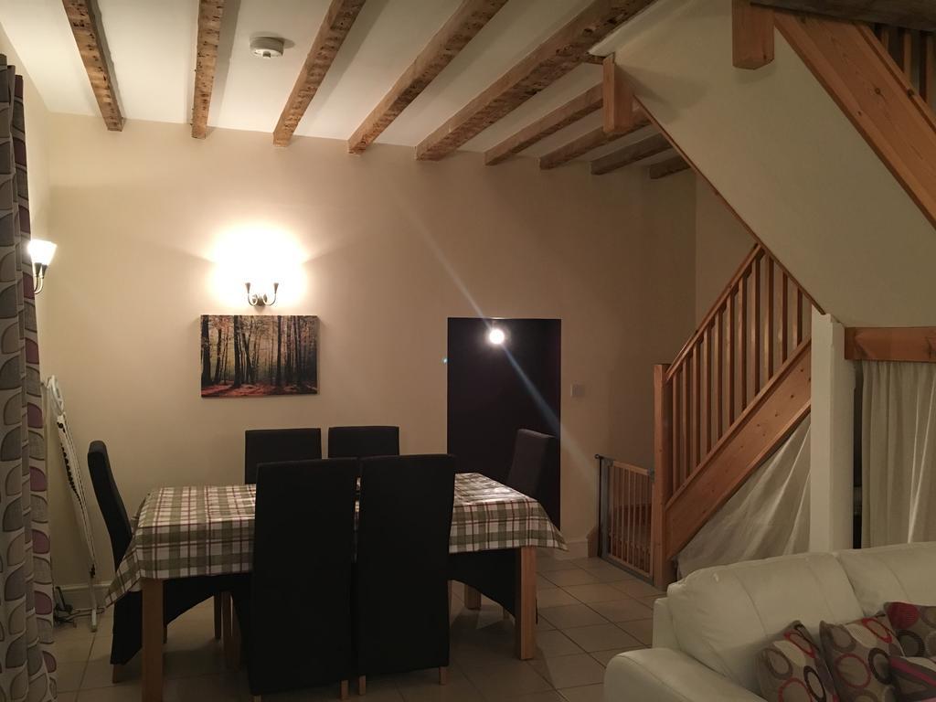 Вилла The Stables Hope Bowdler Экстерьер фото