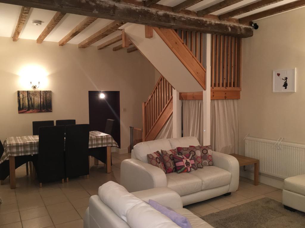 Вилла The Stables Hope Bowdler Экстерьер фото