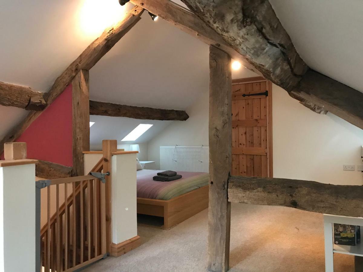 Вилла The Stables Hope Bowdler Экстерьер фото